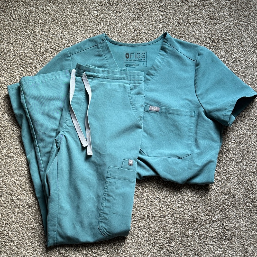 FIGS Hydrogreen Scrub Set